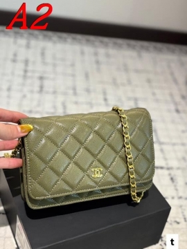 2025 完成度が高い ショルダーバッグ/ショルダーバッグ CHANEL  シャネル   20CM