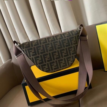 2025 エレガント わきの下包み FENDI  フェンデイ   30CM