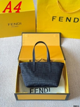 2025 シック ハンドバッグ FENDI  フェンデイ   18CM