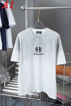 2025新作 BALENCIAGAバレンシアガ ラウンドネック 半袖Tシャツ   コーディネート自在