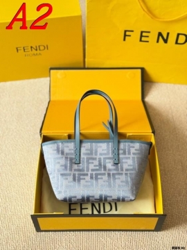 2025 シック ハンドバッグ FENDI  フェンデイ   18CM