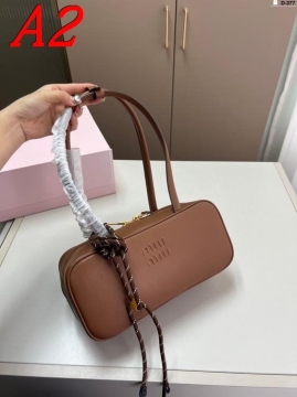 2025 サラッとした ハンドバッグ MCM  エムシーエム   28CM