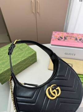 2025 プレイフル ショルダーバッグ/ハンドバッグ GUCCI  グッチ   ...