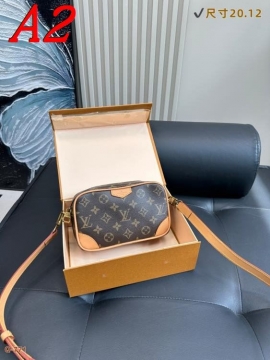 2025 普段使い向け ショルダーバッグ/ショルダーバッグ LOUIS VUITTON  ルイヴィトン   20CM