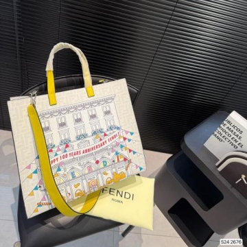 2025 かわいい ショルダーバッグ/ハンドバッグ FENDI  フェンデイ  ...