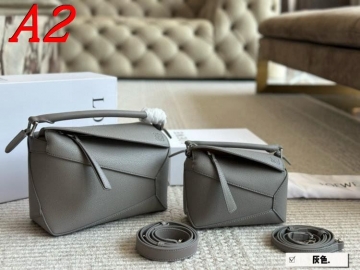 2025 シック ショルダーバッグ/ハンドバッグ LOEWE  ロエベ   18CM/24CM