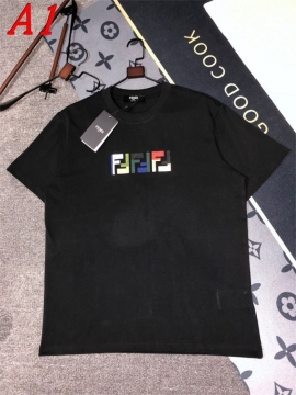 2025新作 FENDIフェンデイ ラウンドネック 半袖Tシャツ   コーディネ...