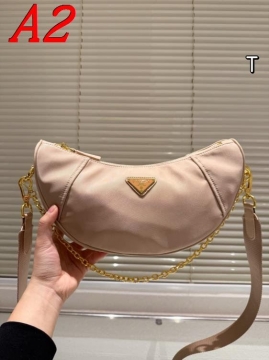 2025 ワクワクする ショルダーバッグ/ショルダーバッグ PRADA  プラダ   30CM