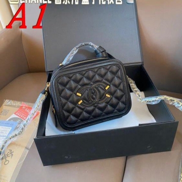 2025 実用的 ショルダーバッグ/ハンドバッグ CHANEL  シャネル   19CM