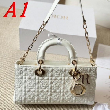 2025 バランスが良い ショルダーバッグ/ハンドバッグ DIOR  ディオール   22CM