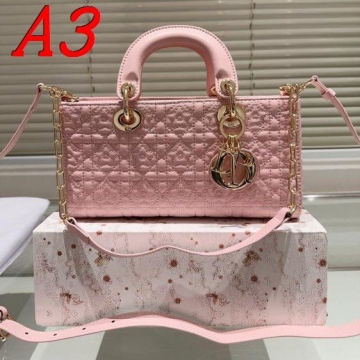 2025 なめらか ショルダーバッグ/ハンドバッグ DIOR  ディオール   22CM