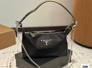 2025 新しい わきの下包み PRADA  プラダ   24CM