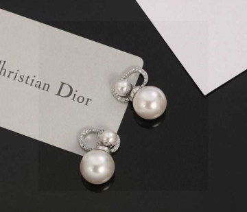 ディオール ピアス 2025SS メンテナンス簡単 DIOR