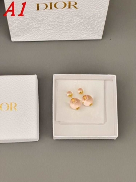 ディオール ピアス 2025SS 湿度変化に強い DIOR