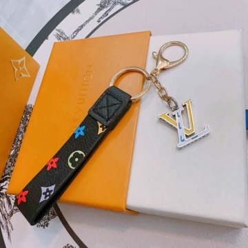 ルイヴィトン キーホルダー 2025SS ワードローブの定番 LOUIS VUITTON