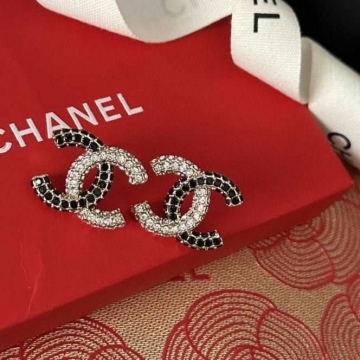 シャネル ピアス 2025SS 変形しにくい CHANEL