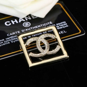 シャネル ブローチ 2025SS 世代を超えて愛される CHANEL