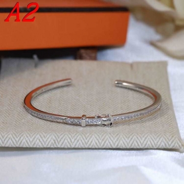 エルメス ブレスレット/バングル 2025SS コーデの要 HERMES