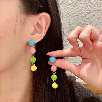 ディオール イヤリング 2025SS ワードローブの定番 DIOR