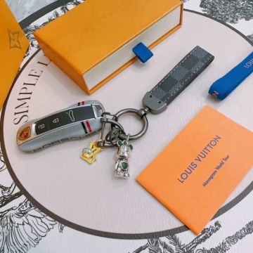 ルイヴィトン キーホルダー 2025SS 退色防止 LOUIS VUITTON