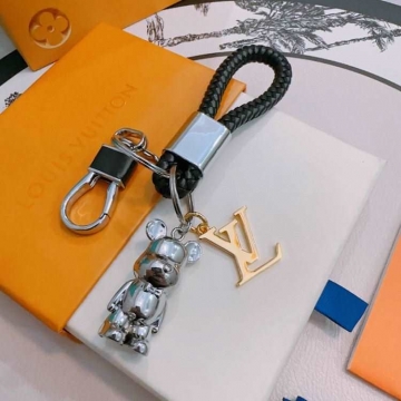 ルイヴィトン キーホルダー 2025SS 時代を超える LOUIS VUITTON