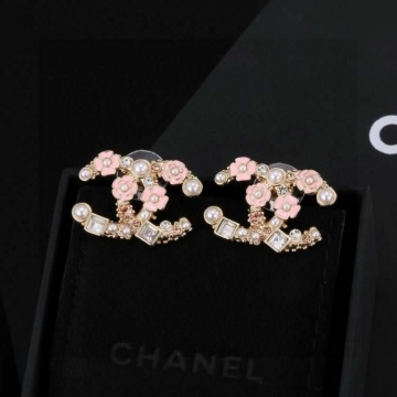 シャネル ピアス 2025SS スタイリッシュな定番 CHANEL