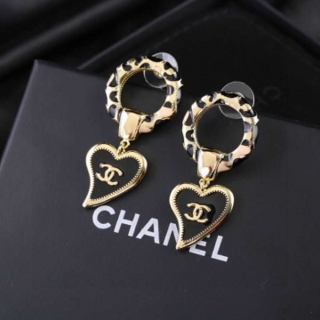 シャネル イヤリング 2025SS 曲がりにくい CHANEL