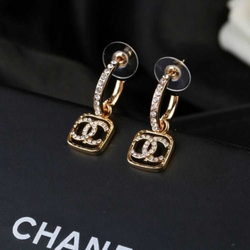 シャネル イヤリング 2025SS 何年も使える CHANEL
