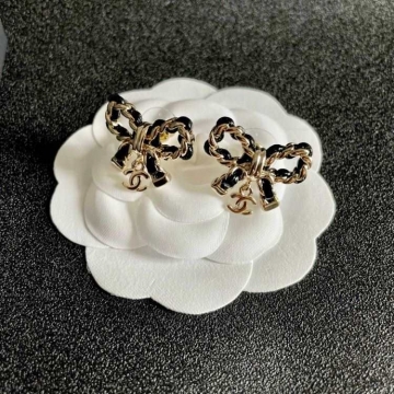 シャネル ピアス 2025SS 世代を超えて愛される CHANEL