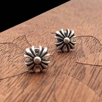 クロムハーツ ピアス 2025SS ワードローブの定番 CHROME HEARTS