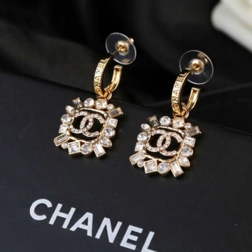シャネル イヤリング 2025SS 世代を超えて愛される CHANEL