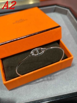 エルメス ブレスレット/バングル 2025SS スタイリッシュな定番 HERMES