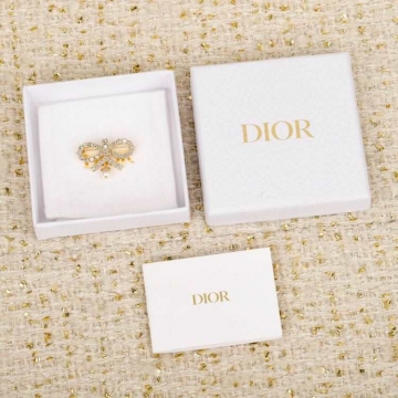 ディオール ブローチ 2025SS トレンドに左右されない DIOR