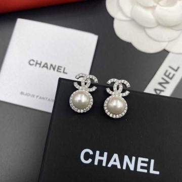 シャネル ピアス 2025SS 年代を選ばない CHANEL