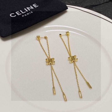 セリーヌ ピアス 2025SS コーデの要 CELINE