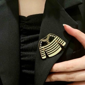 シャネル ブローチ 2025SS 手入れ不要 CHANEL
