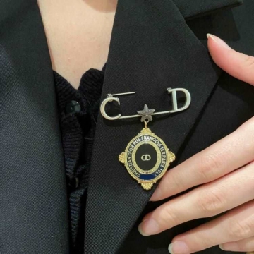 ディオール ブローチ 2025SS シーズン問わず DIOR