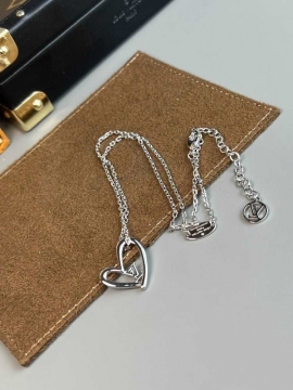 ルイヴィトン ネックレス 2025SS 曲がりにくい LOUIS VUITTON