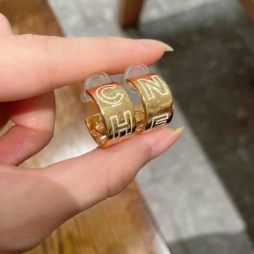 シャネル ピアス 2025SS カラー固定技術 CHANEL