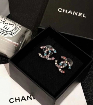 シャネル ピアス 2025SS 精密加工 CHANEL