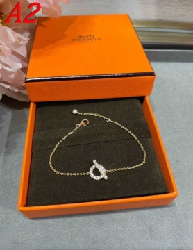 エルメス ブレスレット/バングル 2025SS 時を経ても輝く HERMES