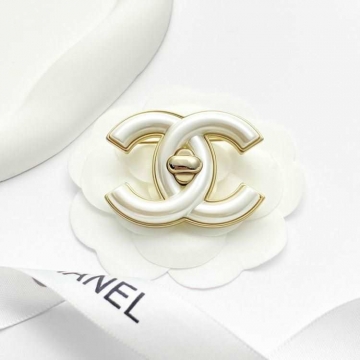 シャネル ブローチ 2025SS 時代を超える CHANEL