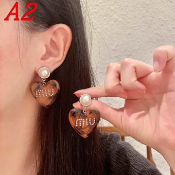 ミュウミュウ ピアス 2025SS ワンランク上の耐久性 MIU MIU
