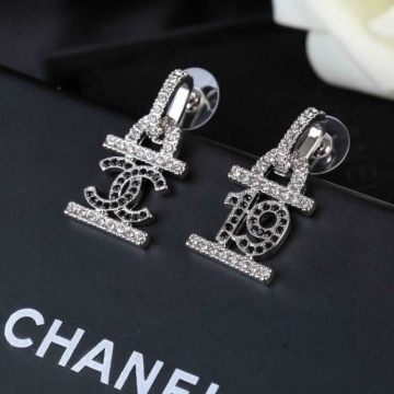シャネル イヤリング 2025SS スタイリッシュな定番 CHANEL