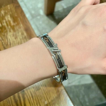 ルイヴィトン ブレスレット/バングル 2025SS 発色持続 LOUIS VUITTON