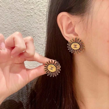 シャネル ピアス 2025SS 年代を選ばない CHANEL