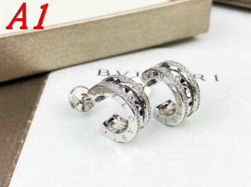 ブルガリ ピアス 2025SS 経年変化少ない BVLGARI