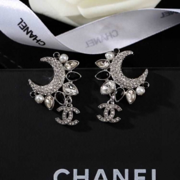 シャネル イヤリング 2025SS ワードローブの定番 CHANEL