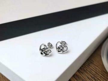 グッチ ピアス 2025SS どんな装いにも合う GUCCI
