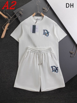 2025FW 秋の新提案：快適素材で楽しむトレンドコーデ ディオール トップスボトムスセット